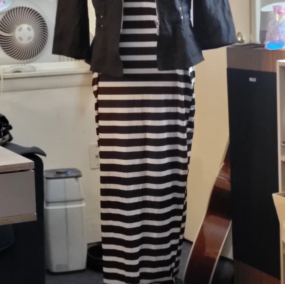 Black White & Pop of Yellow Striped Dress w/ Bonus WHBM Jacket! - Picture 2 of 10